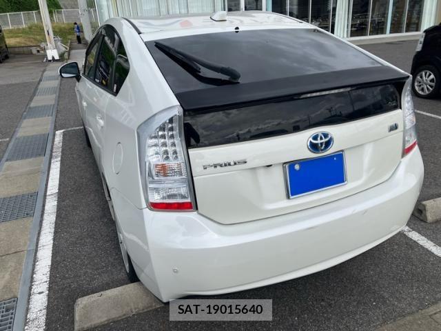 Toyota PRIUS 2011-01 8414514-4