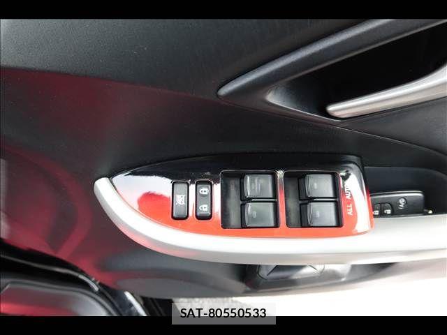 Toyota PRIUS 2012-09 8414435-26