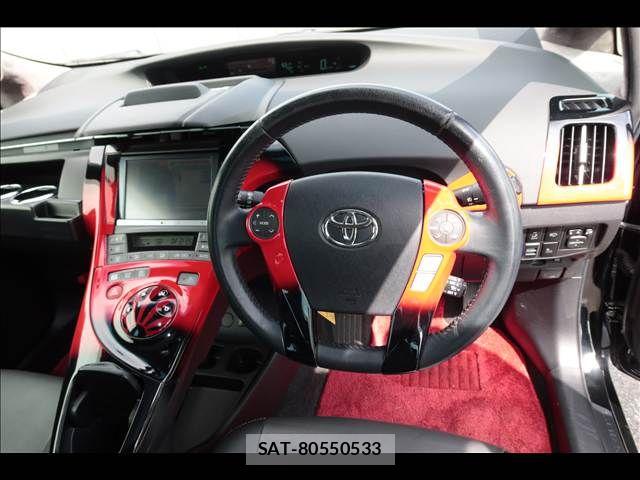 Toyota PRIUS 2012-09 8414435-29