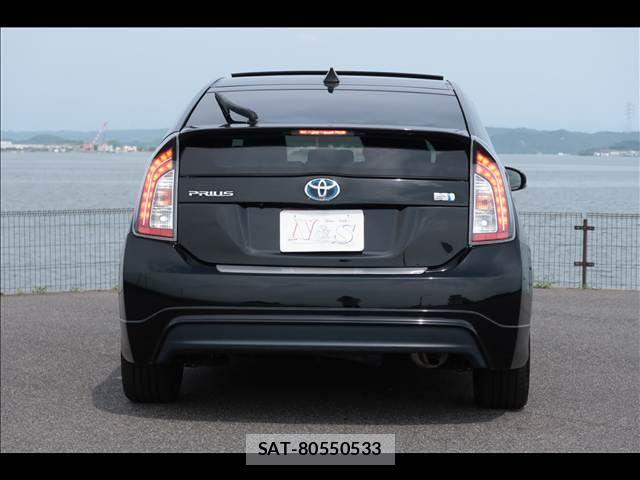 Toyota PRIUS 2012-09 8414435-4