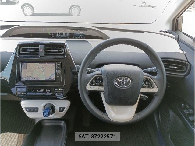 Toyota PRIUS 2017-07 8414424-11
