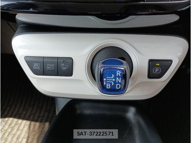 Toyota PRIUS 2017-07 8414424-15
