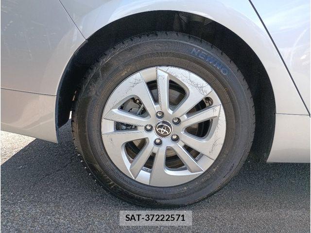 Toyota PRIUS 2017-07 8414424-25