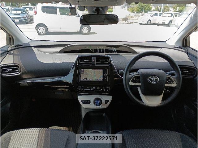 Toyota PRIUS 2017-07 8414424-2