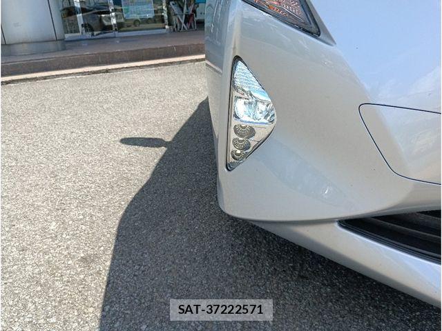 Toyota PRIUS 2017-07 8414424-29