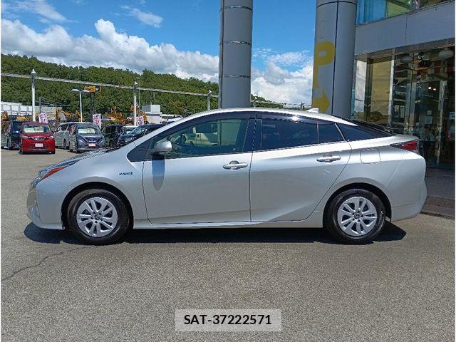 Toyota PRIUS 2017-07 8414424-4