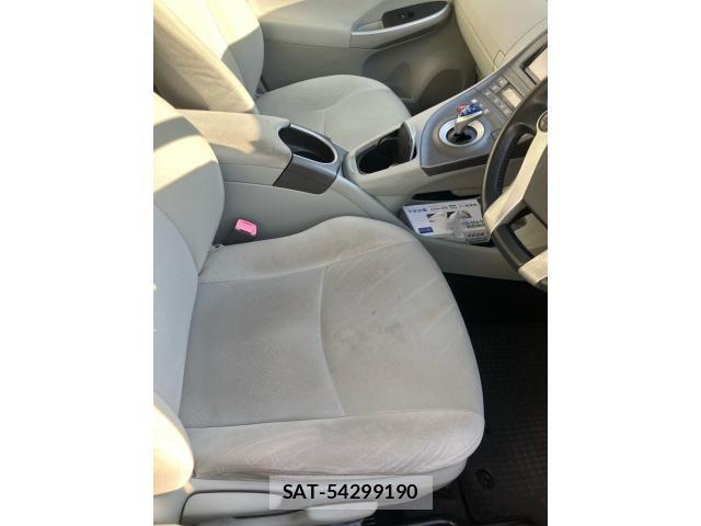 Toyota PRIUS 2013-09 8414478-10