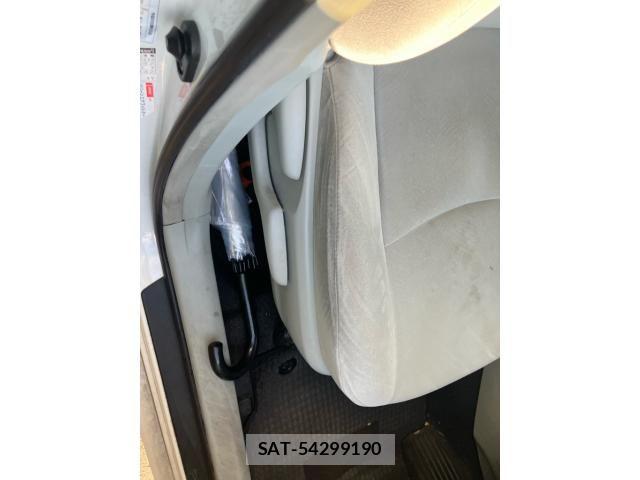 Toyota PRIUS 2013-09 8414478-12
