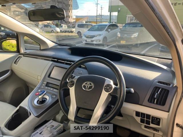 Toyota PRIUS 2013-09 8414478-15