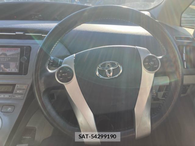 Toyota PRIUS 2013-09 8414478-17