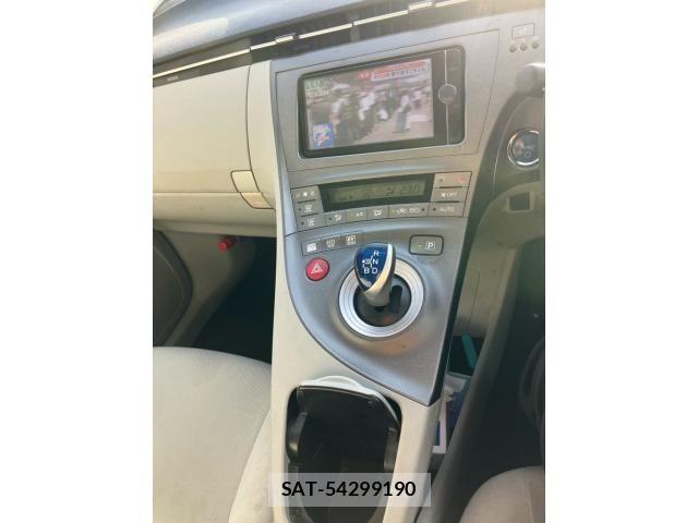 Toyota PRIUS 2013-09 8414478-18