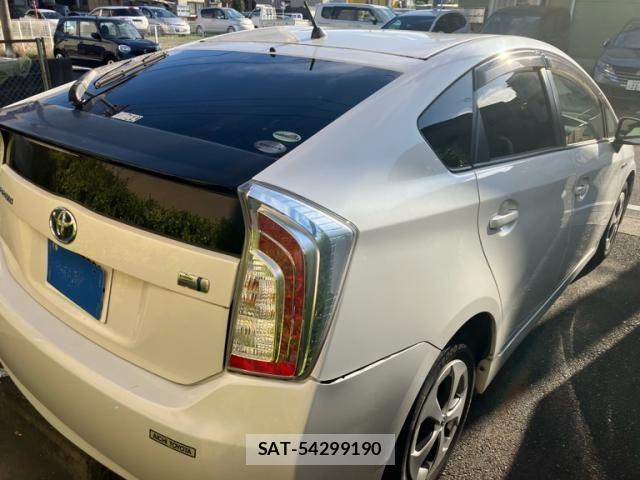 Toyota PRIUS 2013-09 8414478-2