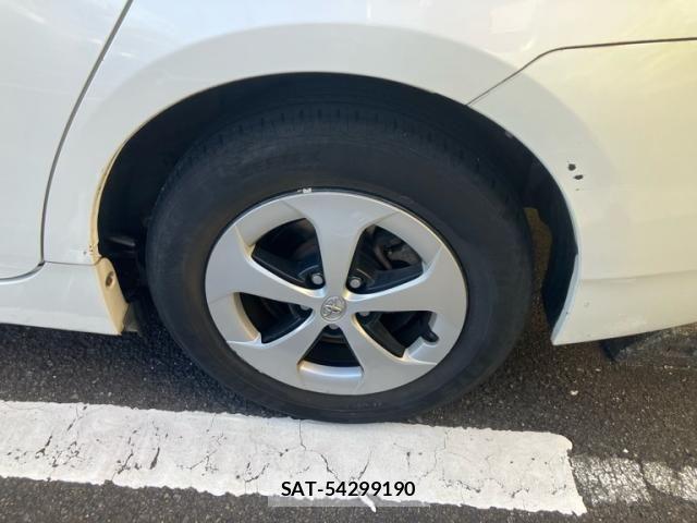 Toyota PRIUS 2013-09 8414478-6