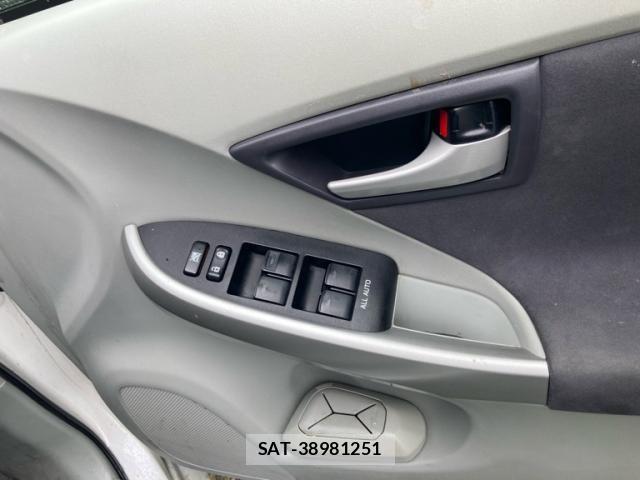 Toyota PRIUS 2011-11 8414513-16