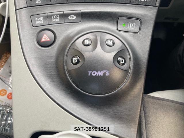 Toyota PRIUS 2011-11 8414513-20