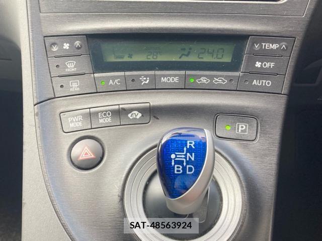 Toyota PRIUS 2009-12 8414481-18