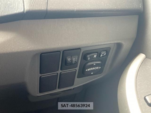 Toyota PRIUS 2009-12 8414481-19