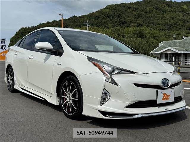 Toyota PRIUS 2017-01 8414432-9