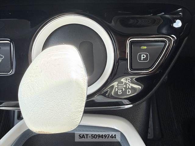 Toyota PRIUS 2017-01 8414432-26