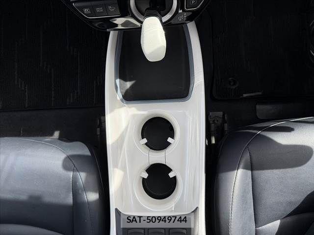 Toyota PRIUS 2017-01 8414432-29