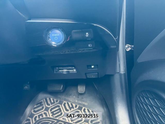 Toyota PRIUS 2019-04 8414417-10