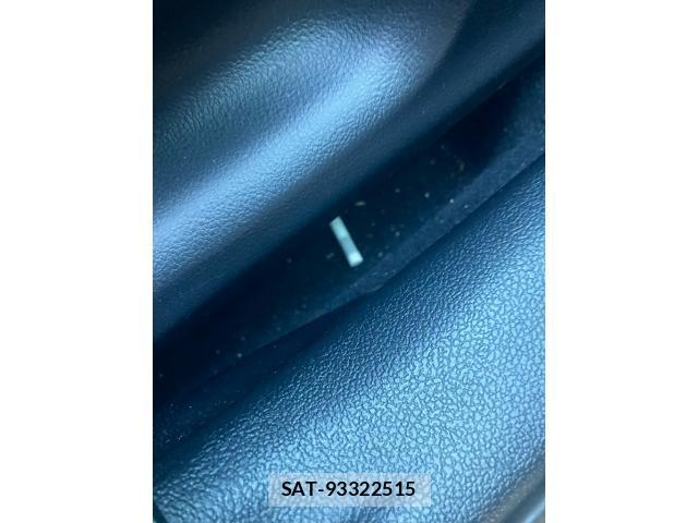 Toyota PRIUS 2019-04 8414417-21