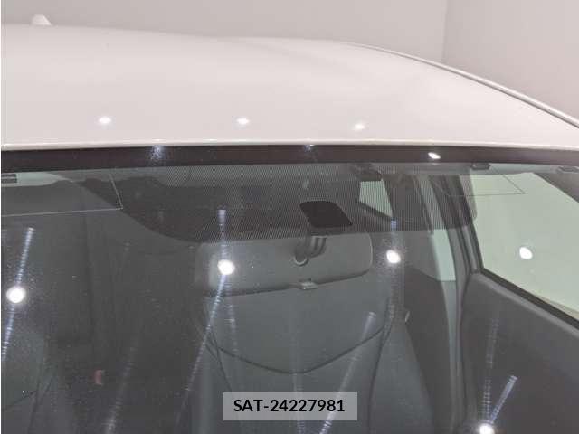 Toyota PRIUS 2011-10 8414459-11