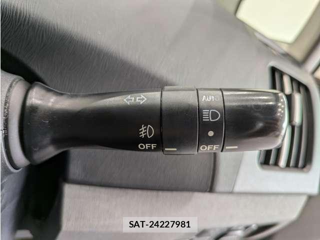 Toyota PRIUS 2011-10 8414459-14