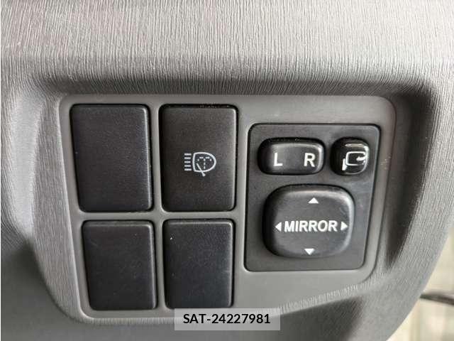 Toyota PRIUS 2011-10 8414459-15