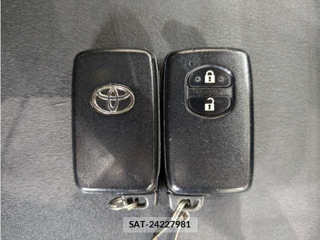 Toyota PRIUS 2011-10 8414459-18
