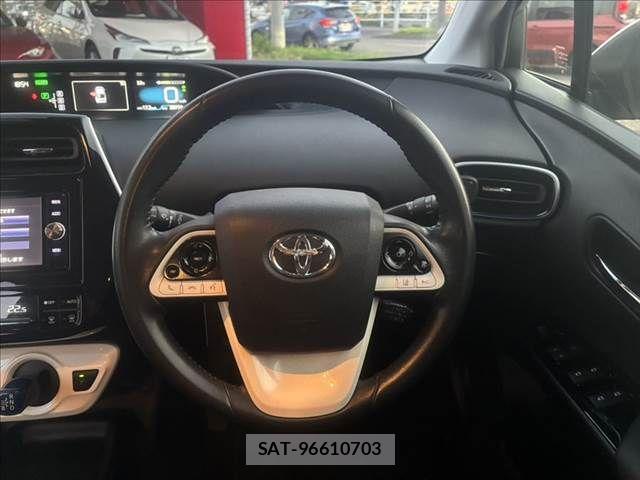 Toyota PRIUS 2017-09 8414420-10