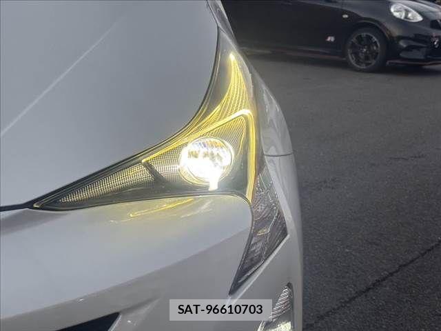 Toyota PRIUS 2017-09 8414420-11