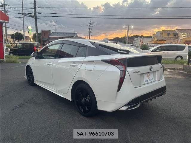Toyota PRIUS 2017-09 8414420-19