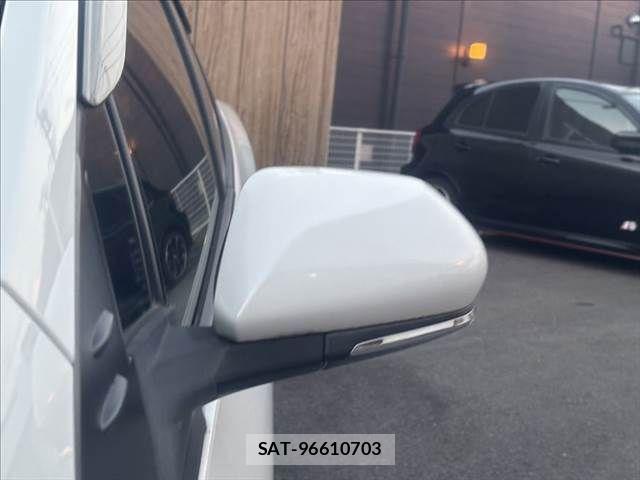 Toyota PRIUS 2017-09 8414420-25