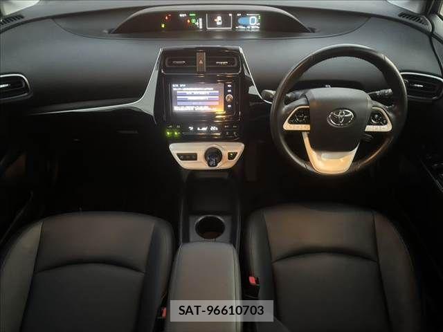 Toyota PRIUS 2017-09 8414420-2