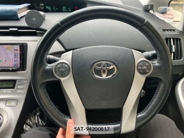Toyota PRIUS 2013-04 8414466-17