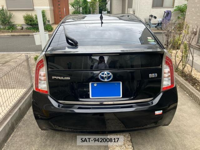 Toyota PRIUS 2013-04 8414466-3