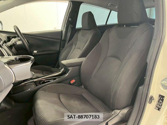 Toyota PRIUS 2020-04 8414418-12