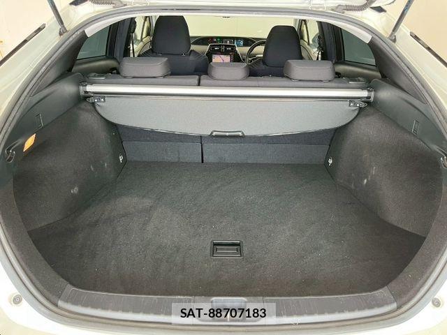 Toyota PRIUS 2020-04 8414418-14