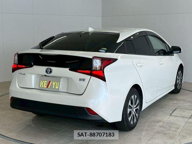 Toyota PRIUS 2020-04 8414418-1