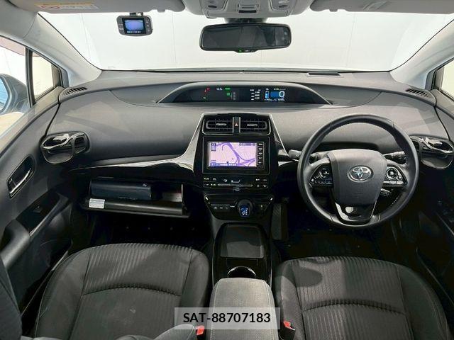 Toyota PRIUS 2020-04 8414418-2