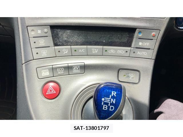 Toyota PRIUS 2012-07 8414519-15