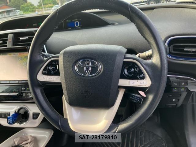 Toyota PRIUS 2017-04 8414421-12