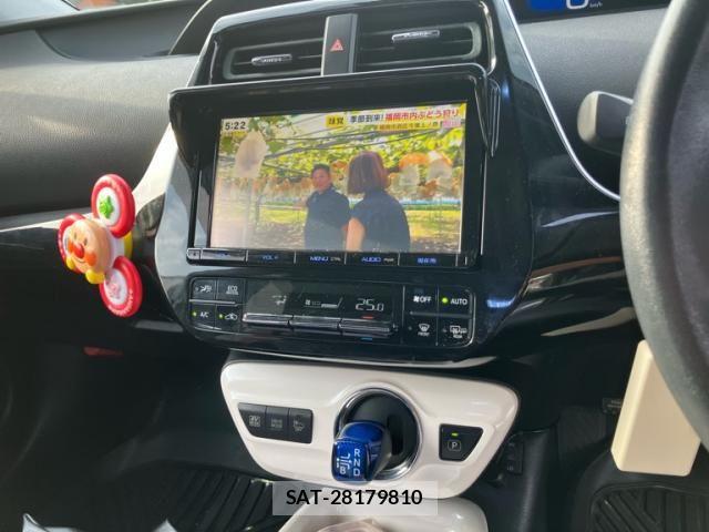Toyota PRIUS 2017-04 8414421-13