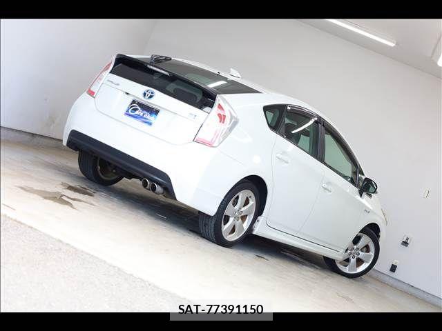 Toyota PRIUS 2012-02 8414434-11