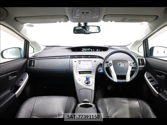 Toyota PRIUS 2012-02 8414434-2