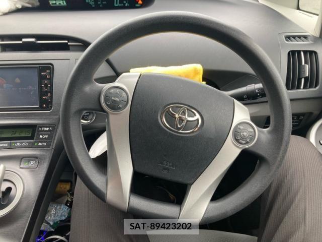 Toyota PRIUS 2010-06 8414477-9