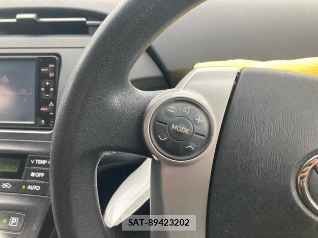 Toyota PRIUS 2010-06 8414477-11