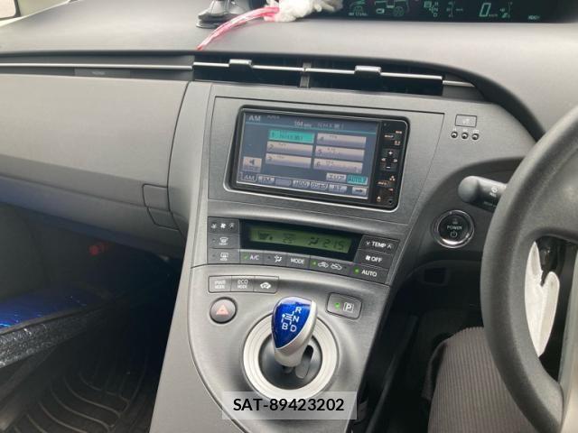 Toyota PRIUS 2010-06 8414477-13
