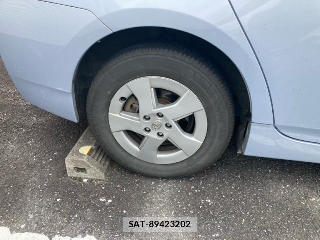 Toyota PRIUS 2010-06 8414477-19